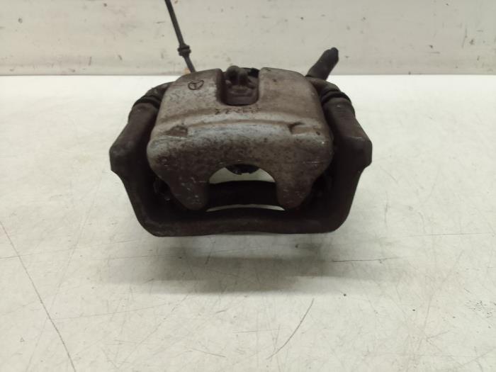 Gebrauchte Bremszange links hinten Mercedes A (W176) 1.5 A-180 CDI, A-180d 16V Preis € 150,00 Margenregelung angeboten von Autodemontage van de Laar