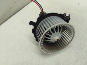 Usados Motor de ventilador de calefactor Audi A4 (B8) 1.8 TFSI 16V Precio € 1.100,00 Norma de margen ofrecido por Autodemontage van de Laar