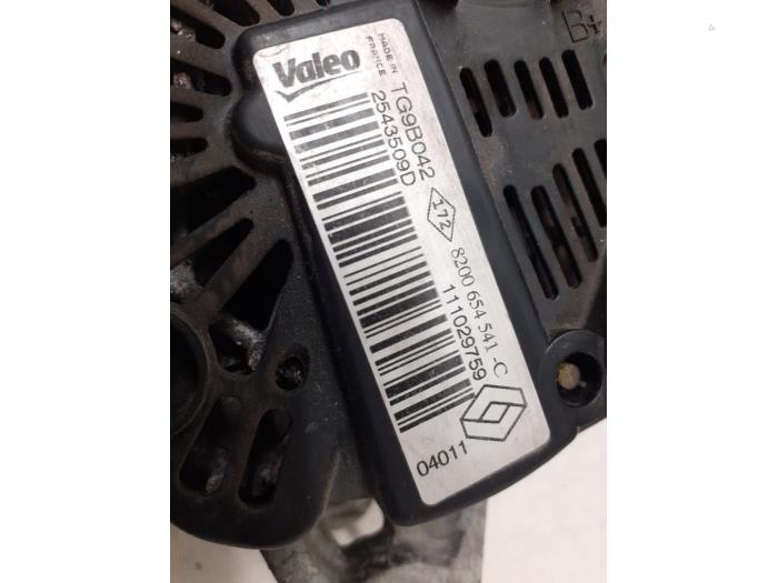 Dynamo van een Renault Wind (EN/E4) 1.2 16V GT TCE eco2 2011