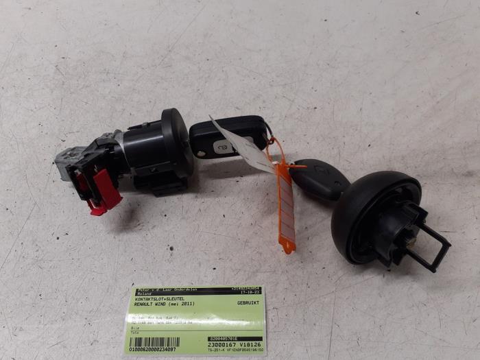 Używane Stacyjka + Kluczyk Renault Wind (EN/E4) 1.2 16V GT TCE eco2 Cena € 70,00 Procedura marży oferowane przez Autodemontage van de Laar