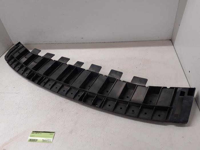 Usados Parachoque placa base Renault Wind (EN/E4) 1.2 16V GT TCE eco2 Precio € 35,00 Norma de margen ofrecido por Autodemontage van de Laar