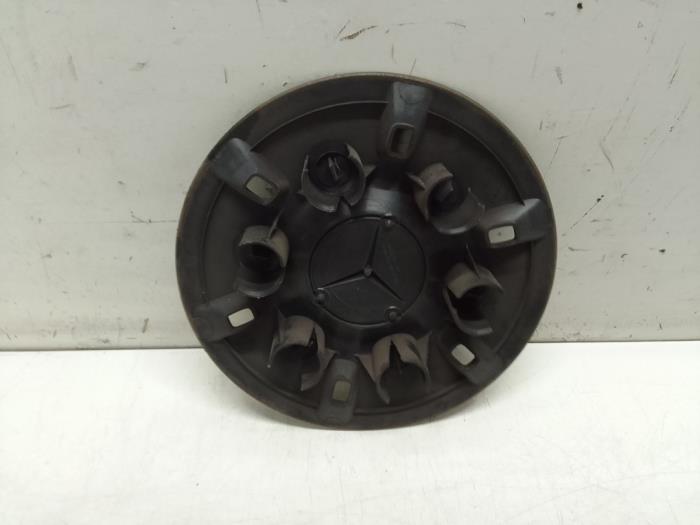 Wheel cover (spare) from a Mercedes-Benz Sprinter 3,5t (907.6/910.6) 314 CDI 2.1 D RWD 2021