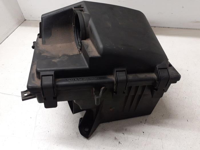 Begagnade Luftfilterhus Volvo XC70 (SZ) XC70 2.4 D 20V Pris € 50,00 Marginaltabell erbjuds av Autodemontage van de Laar