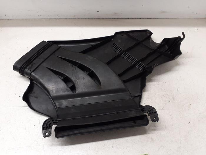 Engine protection panel from a BMW 3 serie Touring (E46/3) 318i 16V 2004