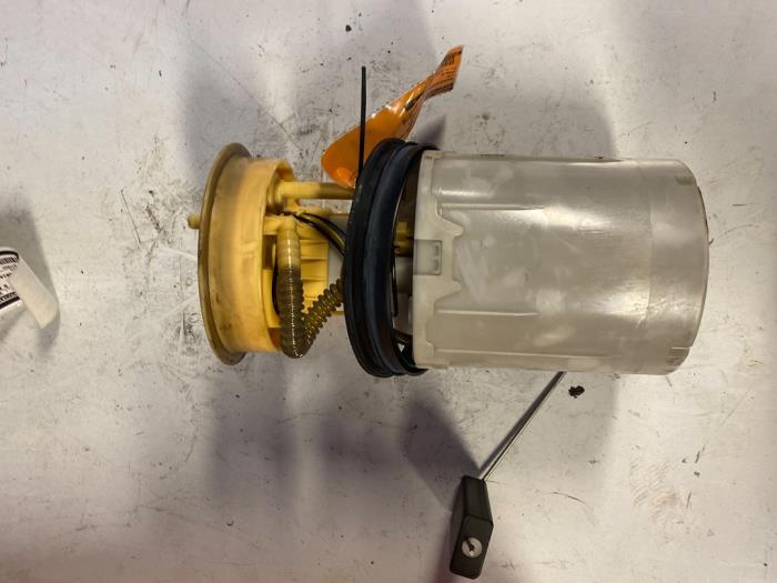 Usagé Pompe essence Volkswagen Polo IV (9N1/2/3) 1.4 TDI 80 Prix € 50,00 Règlement à la marge proposé par Autodemontage van de Laar