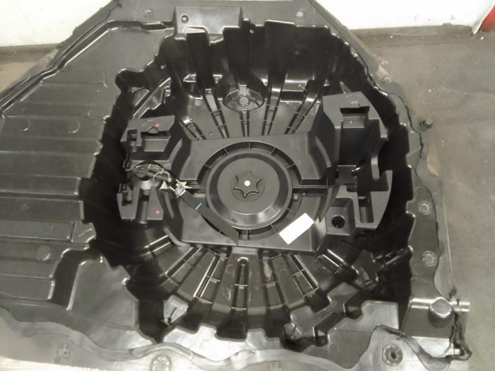 Logement roue de secours d'un Renault Grand Scénic IV (RFAR) 1.3 TCE 160 16V 2019