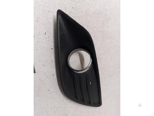 Used Fog light cover plate, right Ford Focus 2 Wagon 1.6 16V Price € 20,00 Margin scheme offered by Autodemontage van de Laar