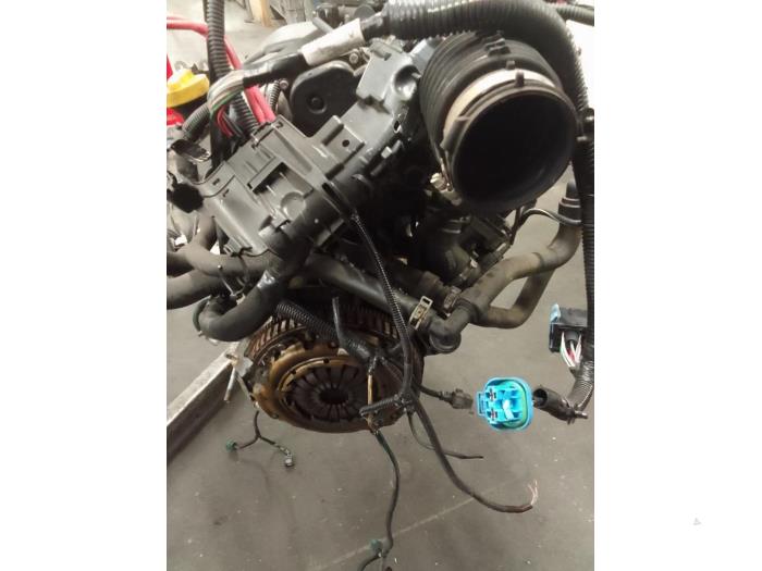 Motor from a Renault Clio IV Estate/Grandtour (7R) 1.5 Energy dCi 90 FAP 2014