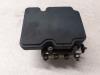 ABS pump from a Renault Clio IV Estate/Grandtour (7R) 1.5 Energy dCi 90 FAP 2014
