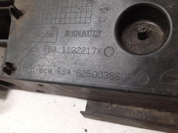 Lock plate from a Renault Clio IV Estate/Grandtour (7R) 1.5 Energy dCi 90 FAP 2014