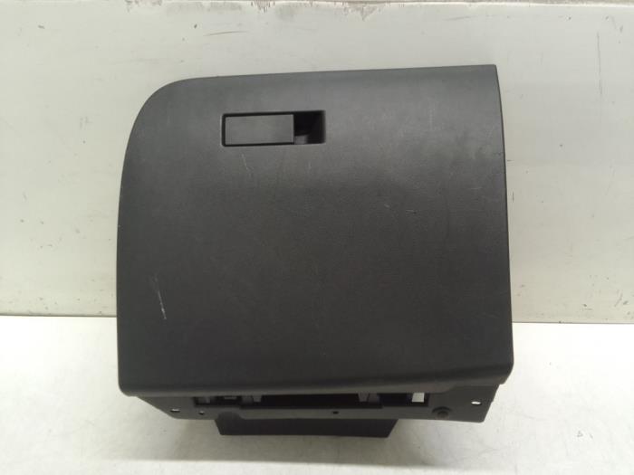 Begagnade Handskfack Opel Corsa F (UB/UH/UP) 1.2 Turbo 12V 100 Pris € 75,00 Marginaltabell erbjuds av Autodemontage van de Laar
