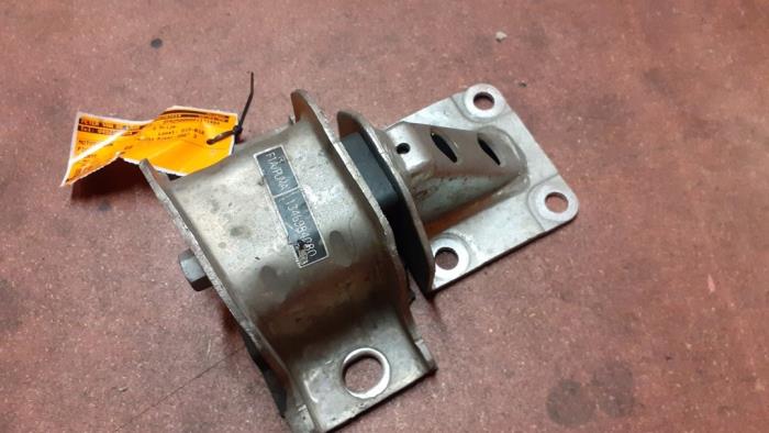 Usagé Support moteur Fiat Ducato (250) 2.3 D 120 Multijet Prix € 25,00 Règlement à la marge proposé par Autodemontage van de Laar