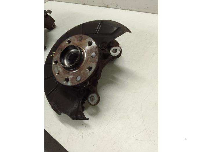 Knuckle, front right from a Volkswagen Beetle (16AE) 2.0 TDI 16V 2014