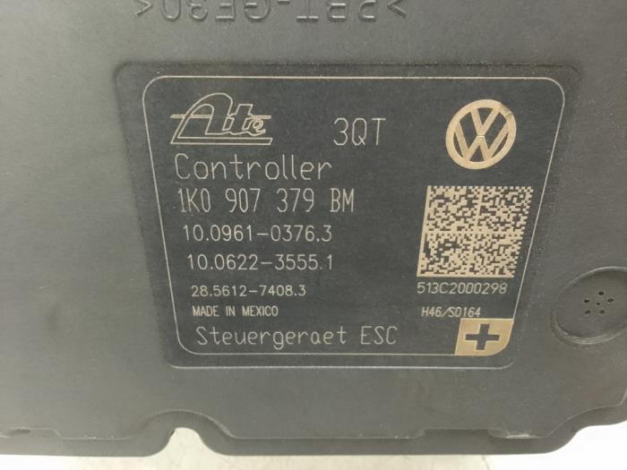 ABS Pumpe van een Volkswagen Beetle (16AE) 2.0 TDI 16V 2014