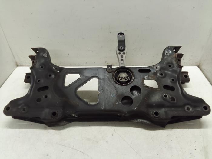 Subframe from a Volkswagen Beetle (16AE) 2.0 TDI 16V 2014