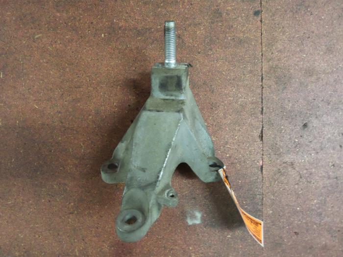 Used Engine mount Ford Focus 1 Wagon 1.6 16V Price € 15,00 Margin scheme offered by Autodemontage van de Laar