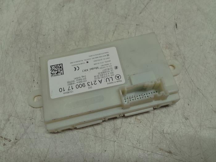 Używane Modul keyless vehicle Mercedes E (W213) E-220d 2.0 Turbo 16V Cena € 65,00 Procedura marży oferowane przez Autodemontage van de Laar