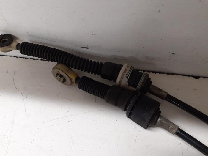 Gearbox shift cable from a Renault Scénic III (JZ) 1.4 16V TCe 130 2012