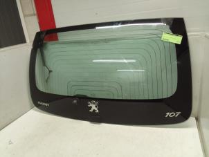Gebrauchte Heckklappe Peugeot 107 1.0 12V Preis € 125,00 Margenregelung angeboten von Autodemontage van de Laar