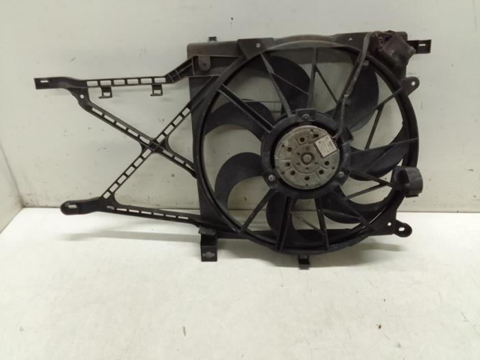 Gebrauchte Kühlrippe Motor Opel Astra H GTC (L08) 1.6 16V Twinport Preis € 50,00 Margenregelung angeboten von Autodemontage van de Laar