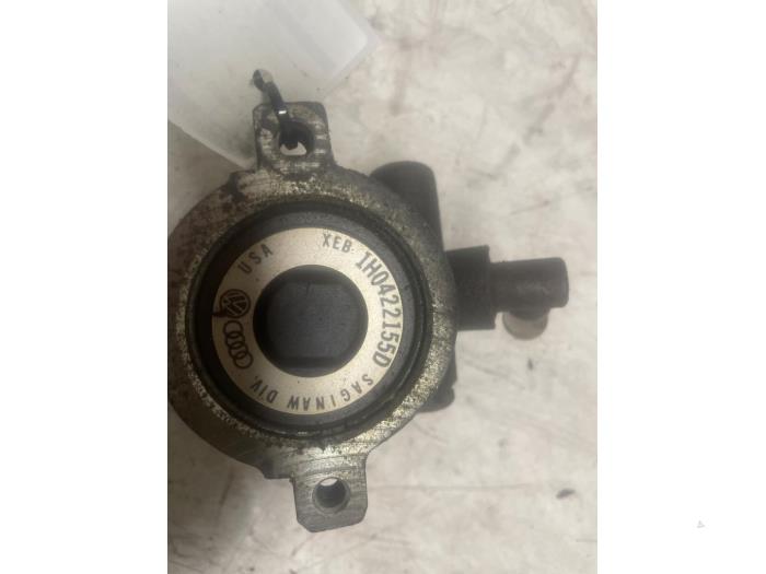 Usagé Pompe direction assistée Volkswagen Golf III (1H1) 2.0 GTI Prix € 35,00 Règlement à la marge proposé par Autodemontage van de Laar