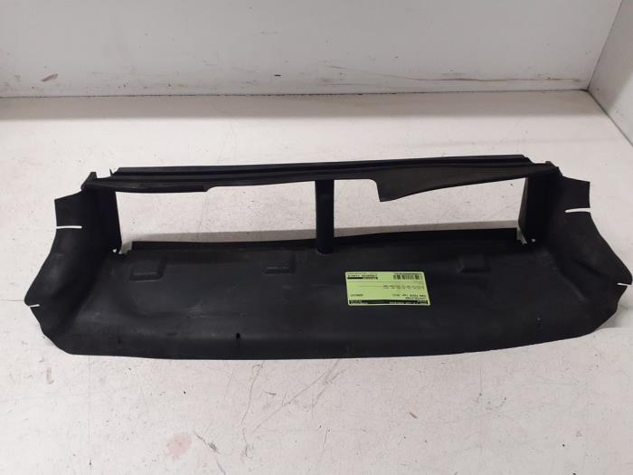 Begagnade Lufttratt Ford Focus 3 Wagon 2.0 TDCi 16V 140 Pris € 35,00 Marginaltabell erbjuds av Autodemontage van de Laar