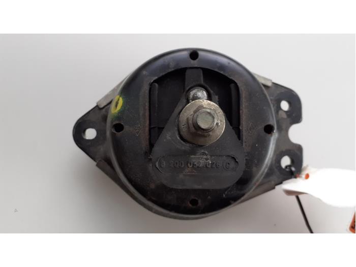 Used Engine mount Renault Scénic II (JM) 1.6 16V Price € 50,00 Margin scheme offered by Autodemontage van de Laar