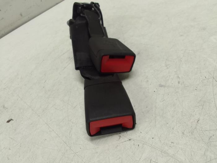 Rear seatbelt buckle, centre from a Mercedes-Benz GLE (V167) 300d EQ Boost 2.0 Turbo 16V 4-Matic 2022