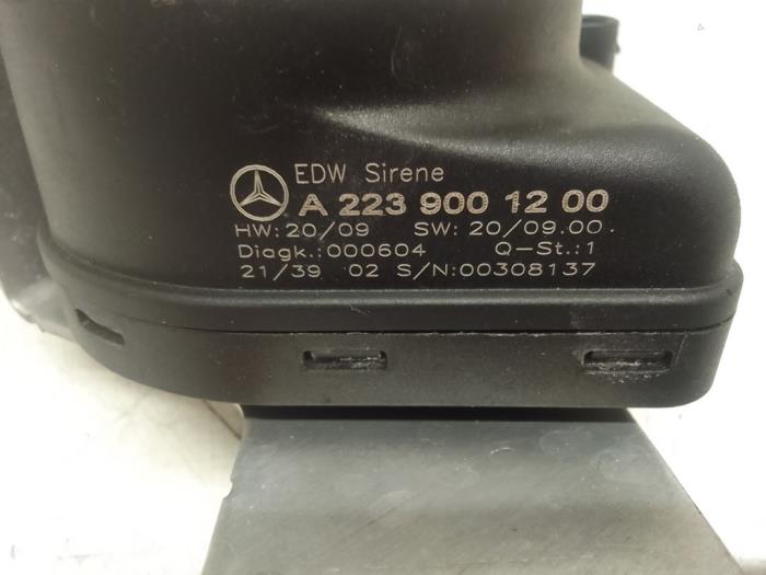 Sirène alarme d'un Mercedes-Benz GLE (V167) 300d EQ Boost 2.0 Turbo 16V 4-Matic 2022