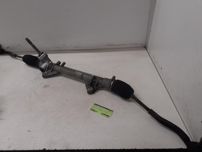 Steering box from a Renault Clio IV Estate/Grandtour (7R) 1.5 Energy dCi 90 FAP 2013