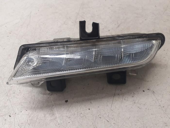 Daytime running light, left from a Renault Clio IV Estate/Grandtour (7R) 1.5 Energy dCi 90 FAP 2013