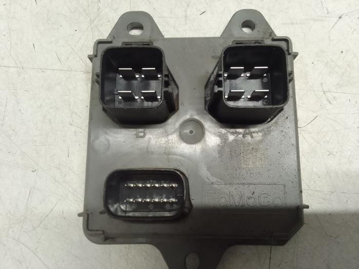 Glow plug relay Ford Transit 2.0 TDCi 16V Eco Blue 105 GK2112B533AA