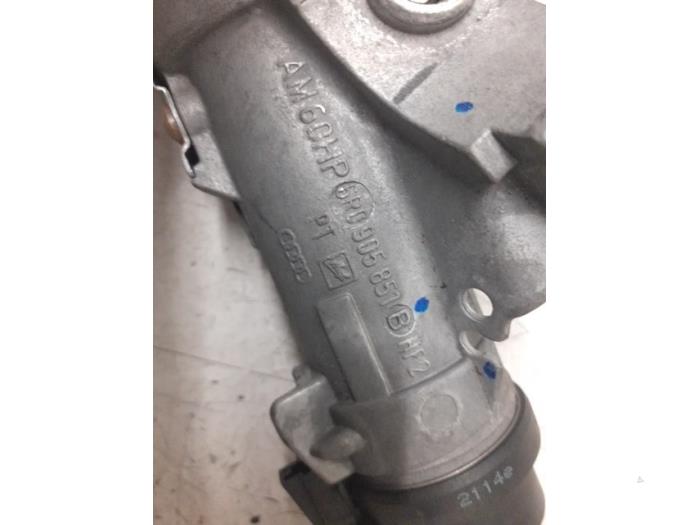 Ignition lock + key from a Volkswagen Transporter T5 2.0 TDI BlueMotion 2015