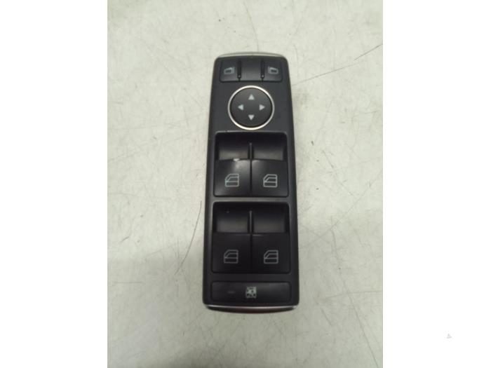Usados Interruptor de ventanilla eléctrica Mercedes CLA (117.3) 2.2 CLA-220 CDI, 220 d 16V Precio € 50,00 Norma de margen ofrecido por Autodemontage van de Laar