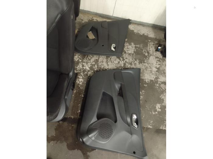 Set of upholstery (complete) from a Renault Clio IV Estate/Grandtour (7R) 1.5 Energy dCi 90 FAP 2013