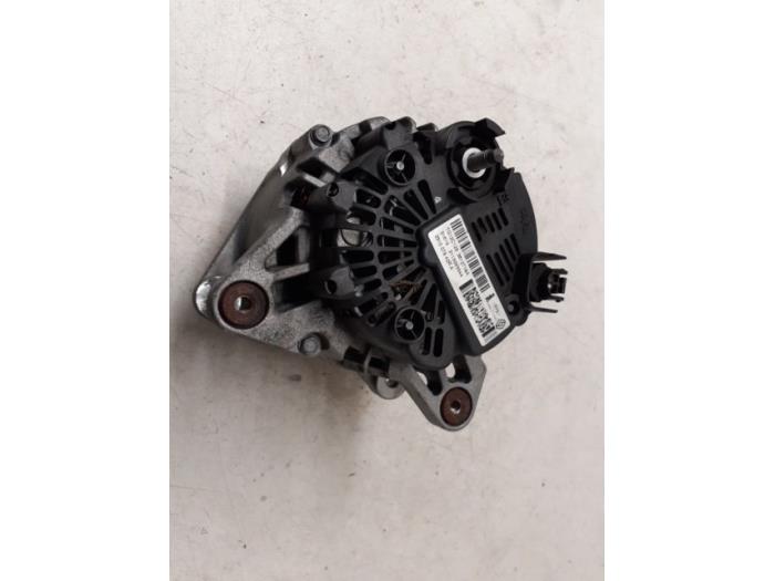 Usagé Dynamo Renault Captur I (2R) 1.2 TCE 16V EDC Prix € 100,00 Règlement à la marge proposé par Autodemontage van de Laar
