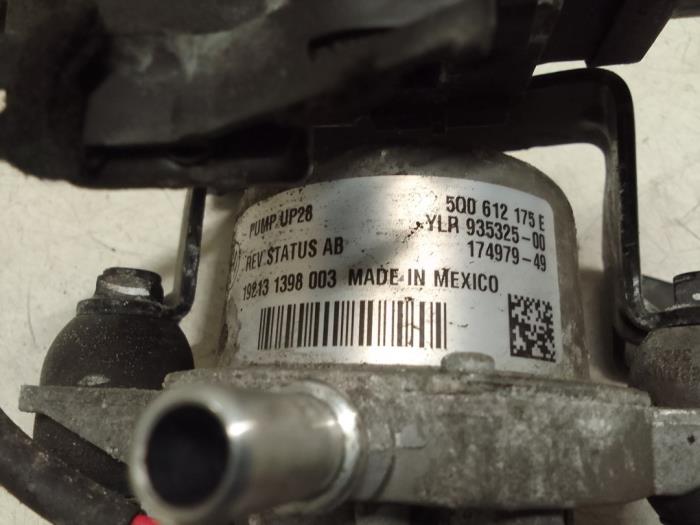 Brake servo vacuum pump from a Seat Leon ST (5FF) 1.0 TSI 12V 2019