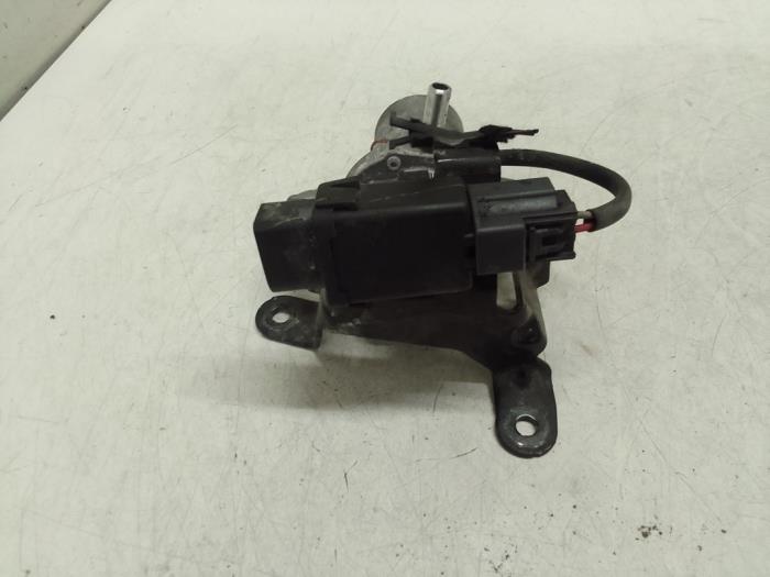 Brake servo vacuum pump from a Seat Leon ST (5FF) 1.0 TSI 12V 2019