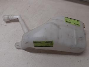 Used Front windscreen washer reservoir Renault Grand Scénic III (JZ) 1.2 16V TCe 115 Price on request offered by Autodemontage van de Laar