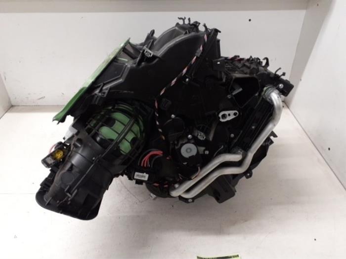Bloc chauffage d'un Renault Grand Scénic III (JZ) 1.2 16V TCe 115 2014