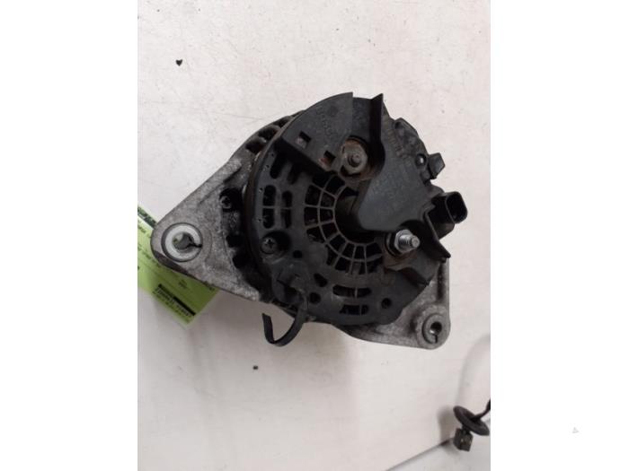 Begagnade Dynamo Opel Corsa D 1.2 16V Pris € 35,00 Marginaltabell erbjuds av Autodemontage van de Laar