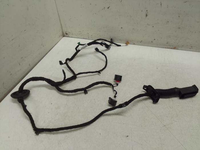 Usados Kabel (rózne) Volkswagen Golf VIII (CD1) 1.0 TSI 12V Precio € 75,00 Norma de margen ofrecido por Autodemontage van de Laar
