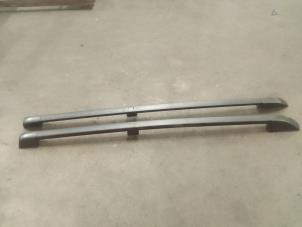 Used Roof rail kit Dacia Dokker (0S) 1.3 TCE 130 Price on request offered by Autodemontage van de Laar