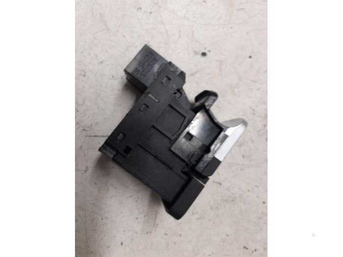 Handbremse Schalter Volkswagen Passat Variant (3G5), 2014 / 2024 1.6 TDI 16V, Kombi/o, Diesel, 1.598cc, 88kW (120pk), FWD, DCXA, 2014-08 / 2020-11 (Gebraucht)