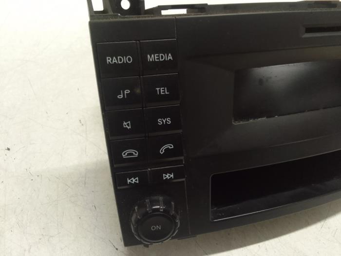Radio CD player from a Mercedes-Benz Sprinter 3,5t (906.63) 313 CDI 16V 2014