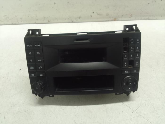 Radio CD player from a Mercedes-Benz Sprinter 3,5t (906.63) 313 CDI 16V 2014