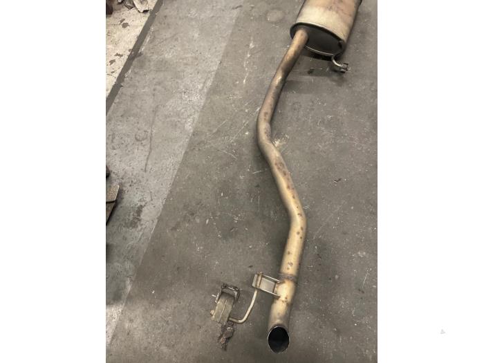 Auspuff Enddämpfer van een Volkswagen Passat Variant (3G5) 1.6 TDI 16V 2016