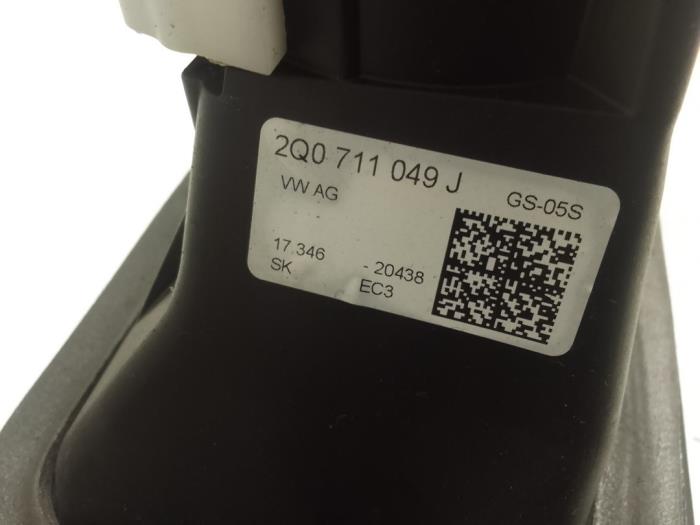 Cable de cambio de caja de cambios de un Volkswagen Polo VI (AW1) 1.0 TSI 12V 2018