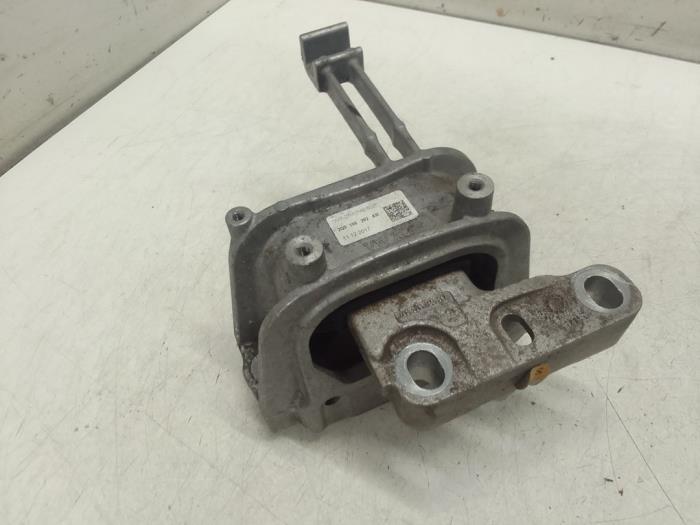 Engine mount from a Volkswagen Polo VI (AW1) 1.0 TSI 12V 2018
