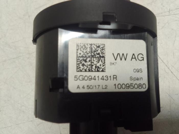 Light switch from a Volkswagen Polo VI (AW1) 1.0 TSI 12V 2018